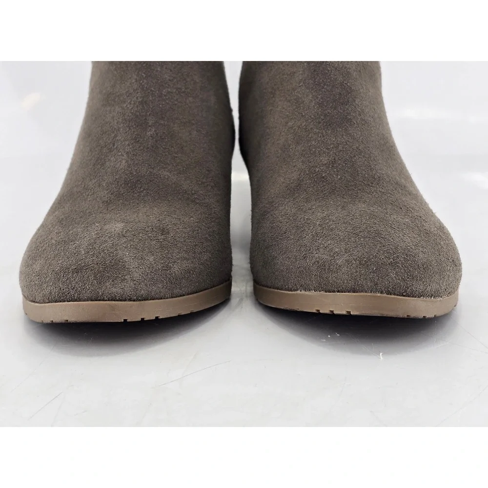 Kenneth Cole Reaction Sideway Ankle Boots Women 6 Grey Suede Zip Back